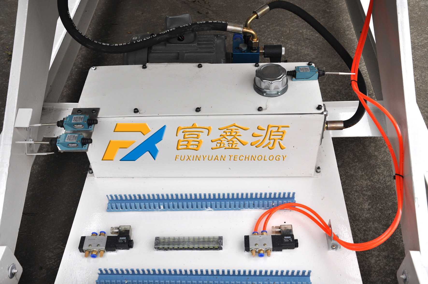 平面流水線輸送機 恒溫流平輸送機 成都流平輸送機廠家 流水線平板輸送機 自動涂裝設備 自動涂裝流水線設備 涂裝自動化設備 自動化涂裝生產線設備 自動化涂裝機械 環保涂裝線自動化機械制造廠 成都環保涂裝線自動化機械 成都涂裝