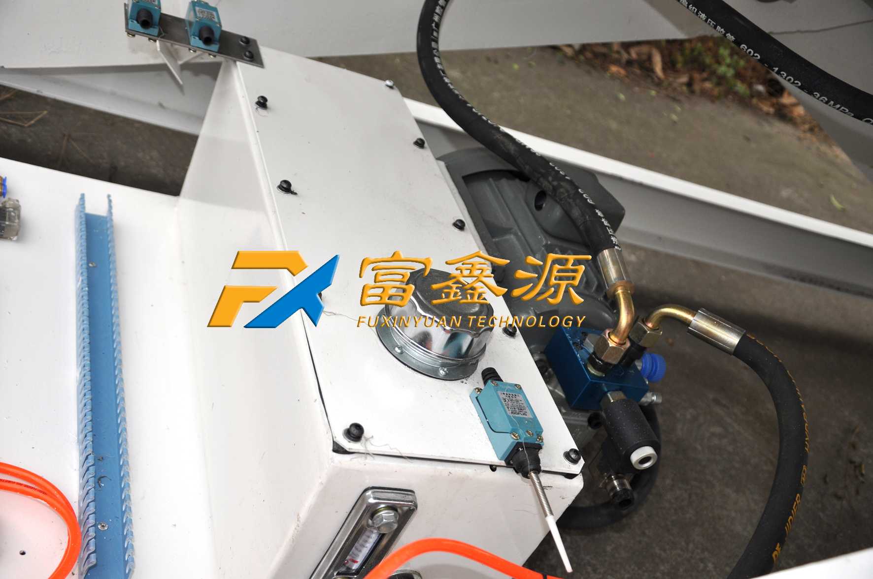 平面流水線輸送機 恒溫流平輸送機 成都流平輸送機廠家 流水線平板輸送機 自動涂裝設備 自動涂裝流水線設備 涂裝自動化設備 自動化涂裝生產線設備 自動化涂裝機械 環保涂裝線自動化機械制造廠 成都環保涂裝線自動化機械 成都涂裝