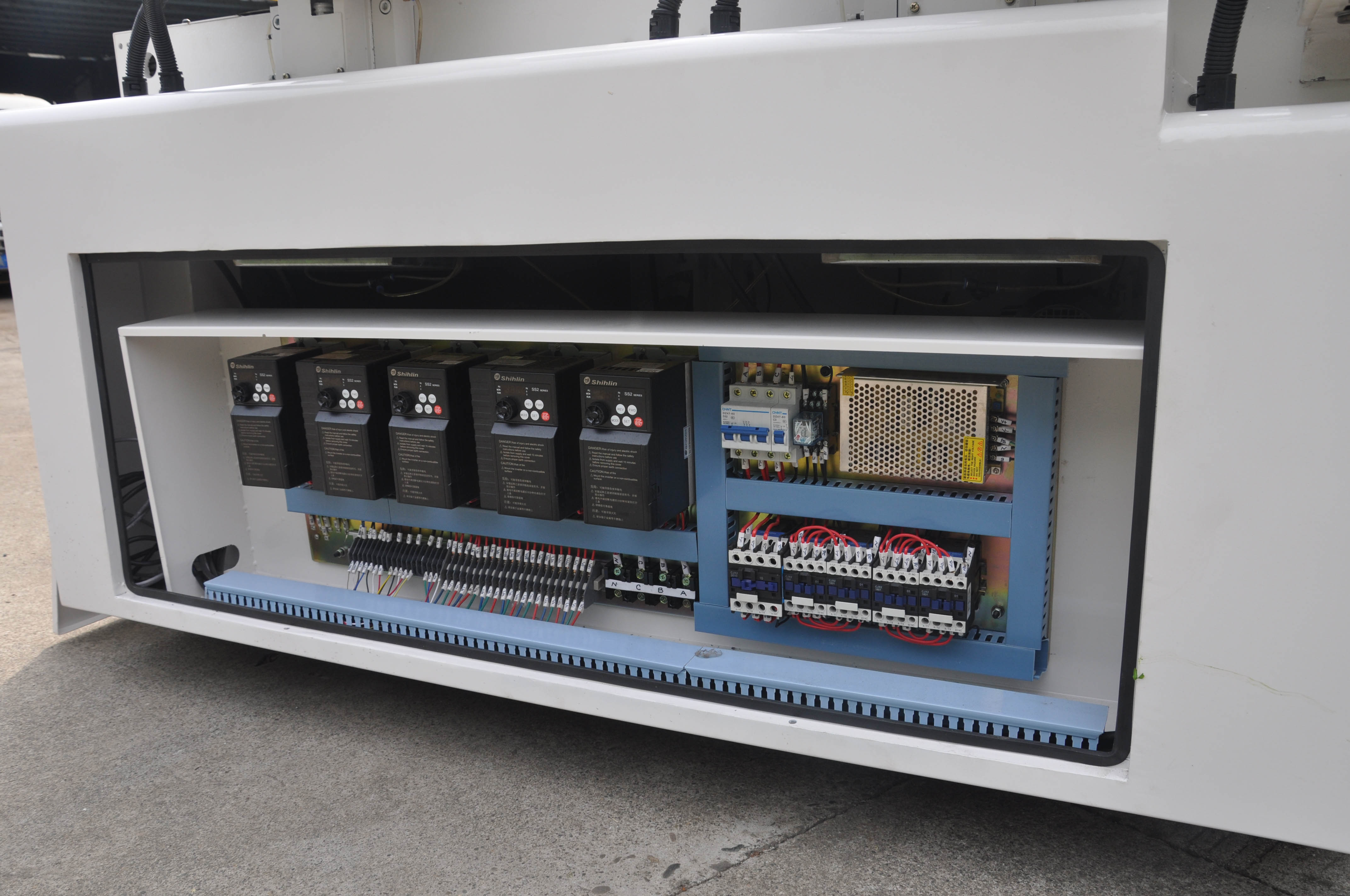 玻璃著色機理 海綿輥著色機 套裝門著色機 家具著色機 自動涂裝設備 自動涂裝流水線設備 涂裝自動化設備 自動化涂裝生產線設備 自動化涂裝機械 環保涂裝線自動化機械制造廠 成都環保涂裝線自動化機械 成都涂裝