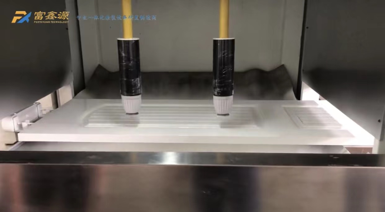 靜電噴涂 涂裝設(shè)備 成都噴涂機(jī) 四川噴涂機(jī) uv涂裝 uv噴涂 富鑫源噴涂 噴涂機(jī)廠家 噴涂生產(chǎn)線廠家